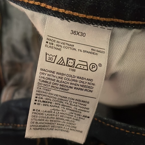 Old Navy Athletic Fit Jeans - Picture 9 of 9